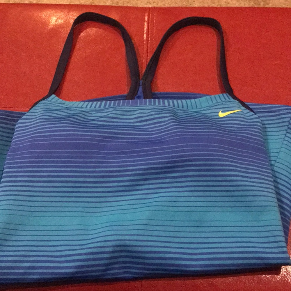 nike tank!!